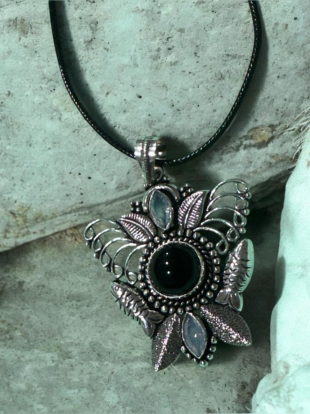 Silver Black Stone Floral Pendant Necklace - Women Jewelry